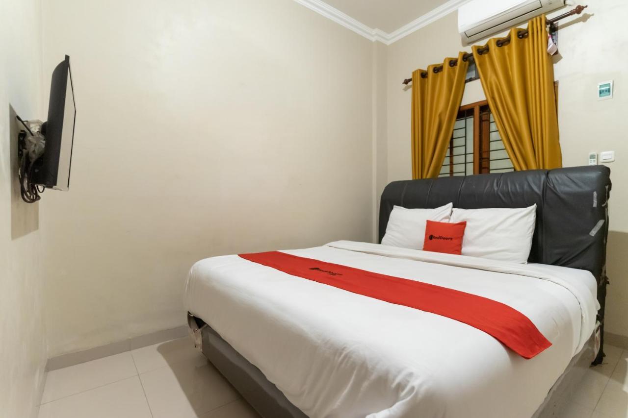 Reddoorz At Joyce Guest House 메단 외부 사진