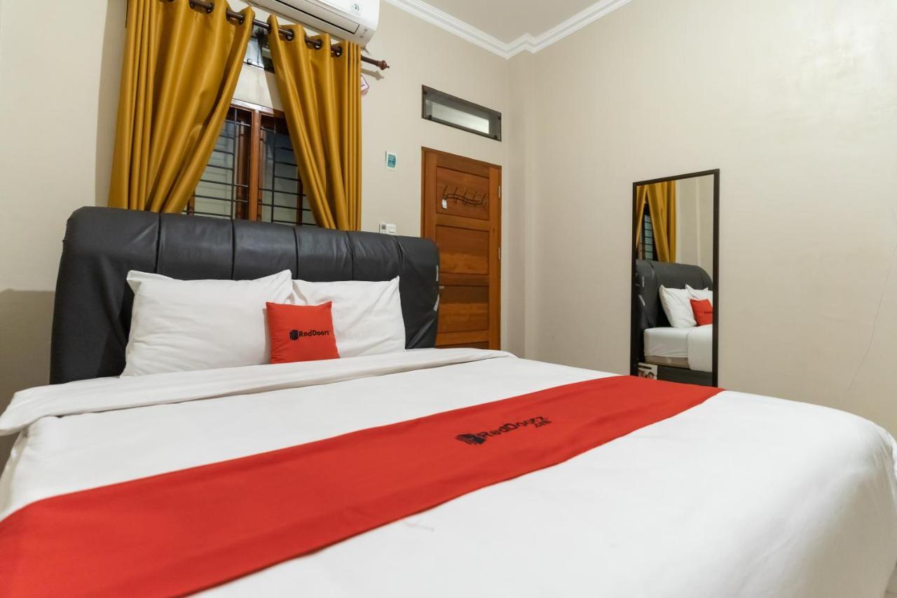 Reddoorz At Joyce Guest House 메단 외부 사진