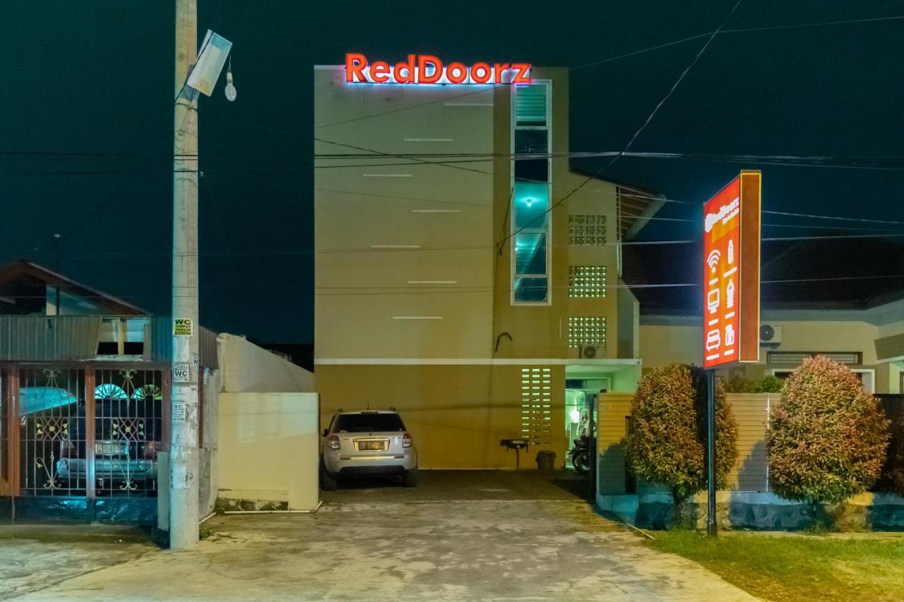 Reddoorz At Joyce Guest House 메단 외부 사진