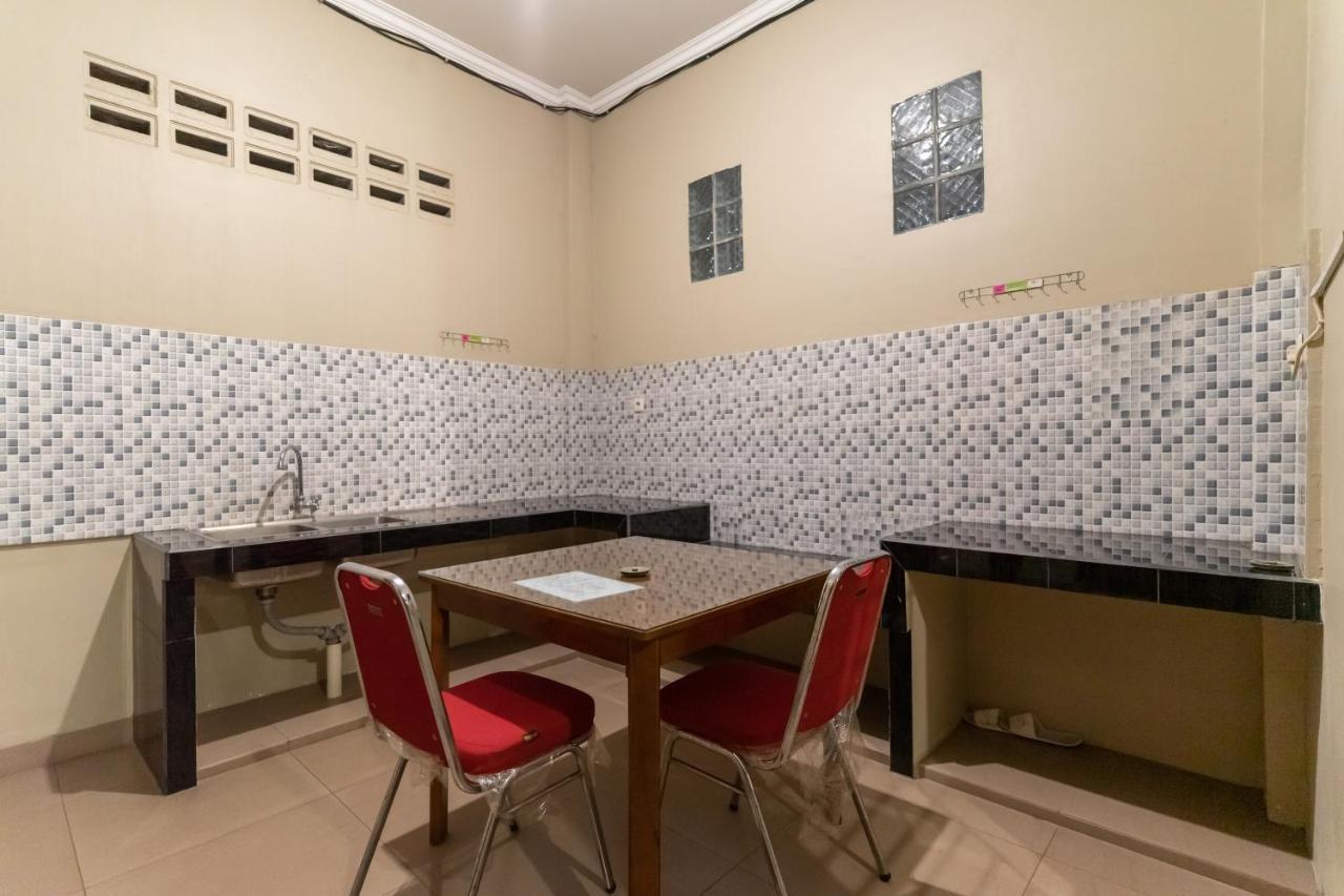 Reddoorz At Joyce Guest House 메단 외부 사진