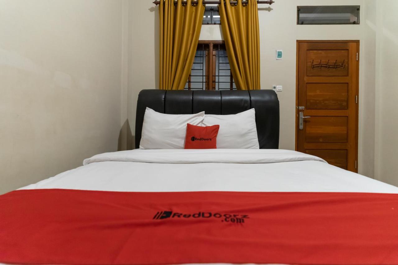 Reddoorz At Joyce Guest House 메단 외부 사진